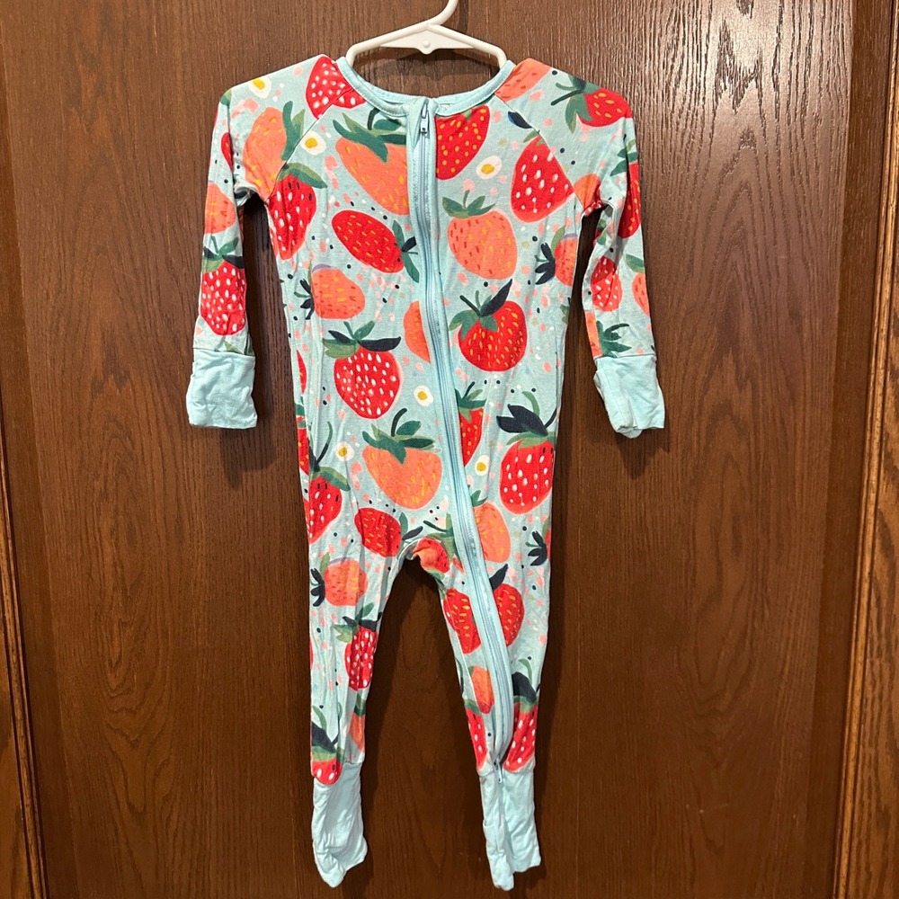 Kids 12‎ 18M Bamboo Fiber Strawberry Footie Pajamas Sleepwear